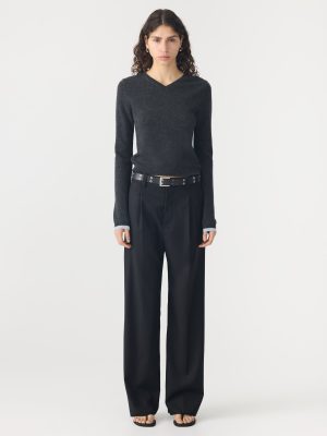 slim high v neck knit 1