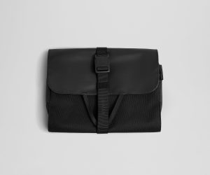 active hanging toiletry bag in jet black 1