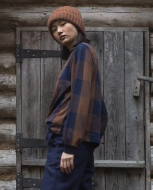 sierra cay knitted check top in walnut and night sky check 1