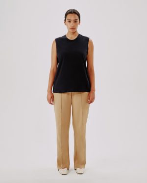 sleeveless tee black 1