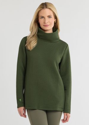 cobble hill turtleneck in waffle spruce 1