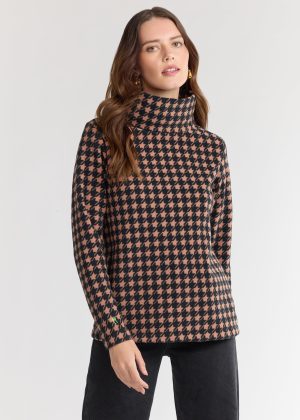 greenpoint turtleneck in vello fleece camelblack houndstooth 1