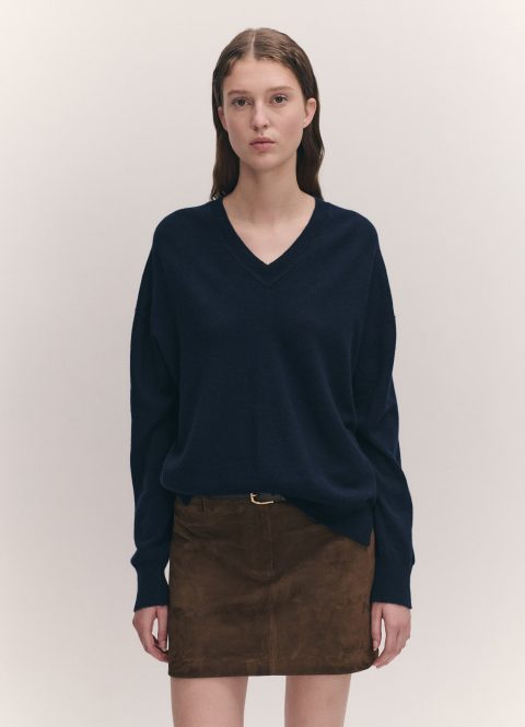 tahra cashmere v neck in dark navy 1